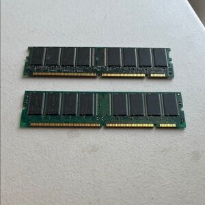 Each stick 2 available 256 RAM Modules
